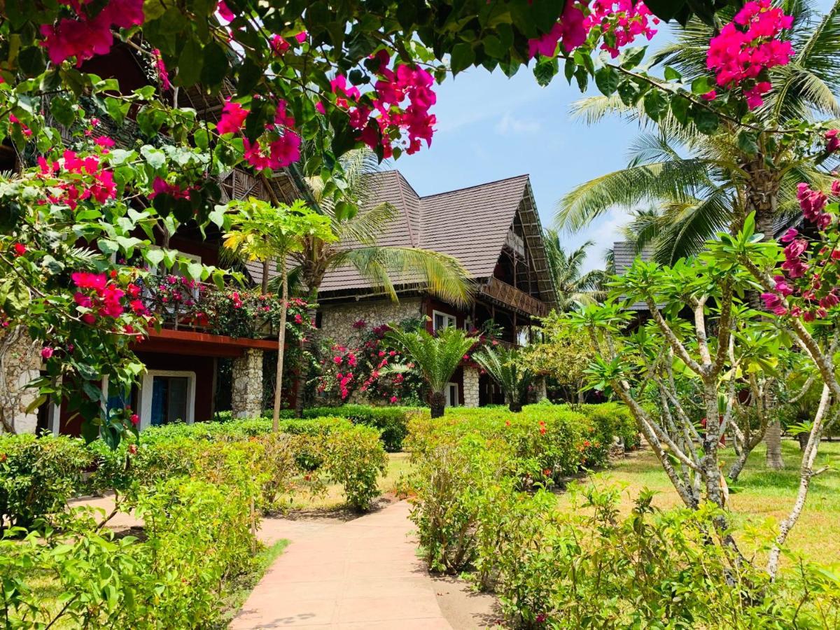 Palumboreef Beach Resort Uroa Esterno foto