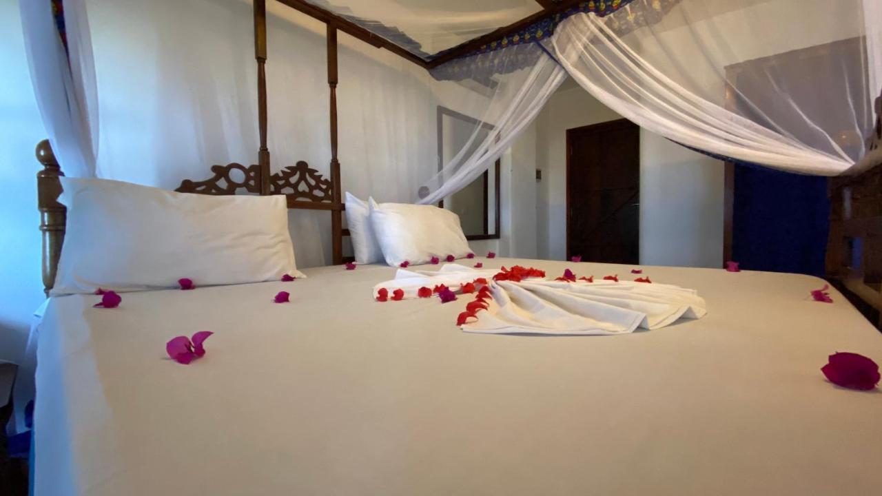 Palumboreef Beach Resort Uroa Esterno foto